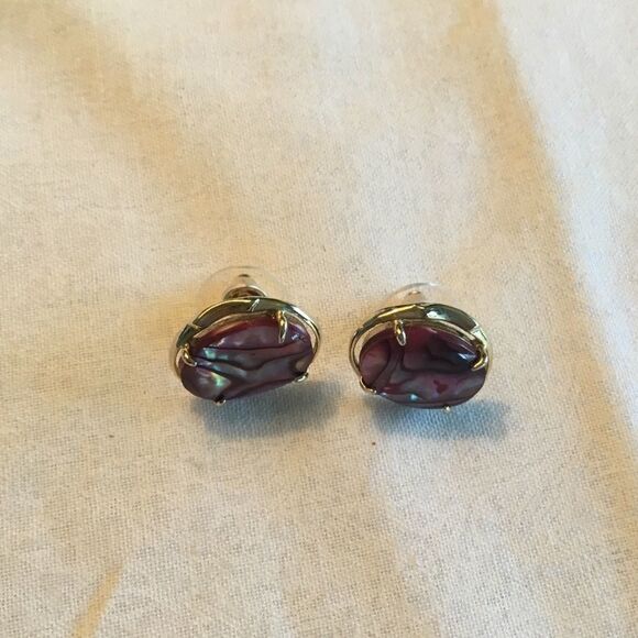$10 ea or 3/$20 Goldtone Pink Shell Earrings - Picture 9 of 9